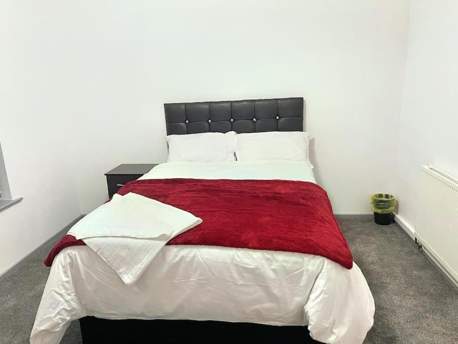 Lovely 3 Bed Apartment Near Qe Hospital Harborne Birmingham New Ngoại thất bức ảnh