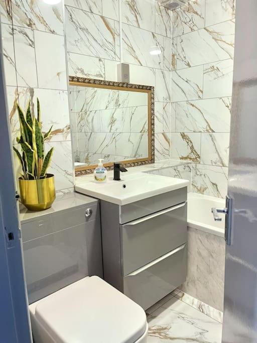 Lovely 3 Bed Ground Floor Apartment Near Qe Hospital Harborne Birmingham New Ngoại thất bức ảnh