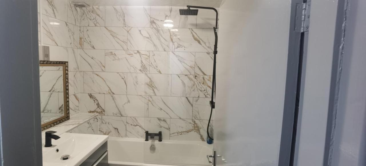 Lovely 3 Bed Ground Floor Apartment Near Qe Hospital Harborne Birmingham New Ngoại thất bức ảnh